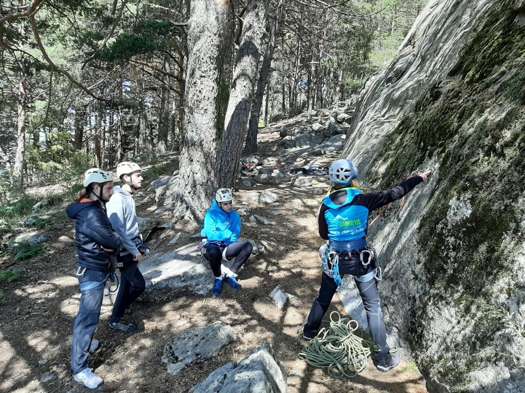 Curso de Escalada Deportiva de varios largos en Madrid