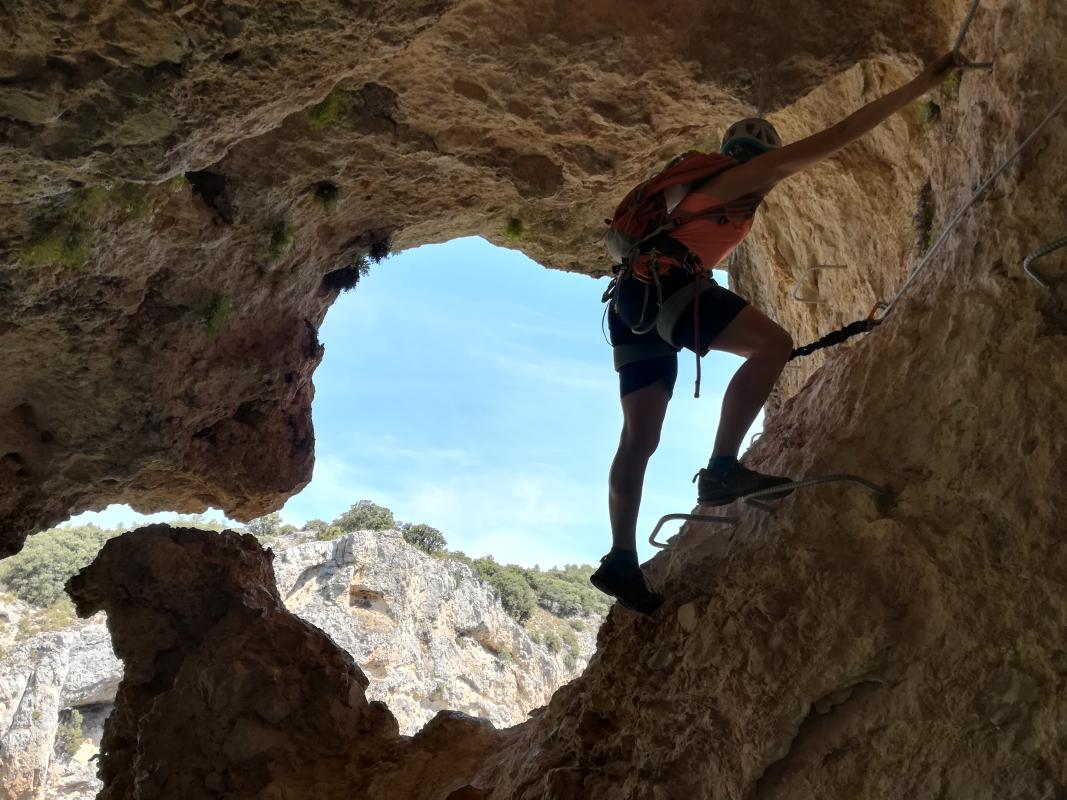 Una actividad para disfrutar en la época de calor, combinando la ferrata y el barranco que discurre por el Cañón del Júcar en Cuenca